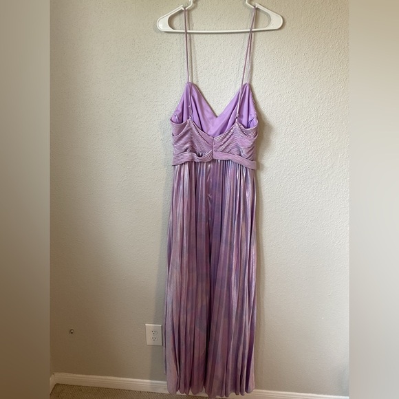 Ieena for Mac Duggal Metallic Purple Pleated Maxi Dress Size 8 - Picture 6 of 11